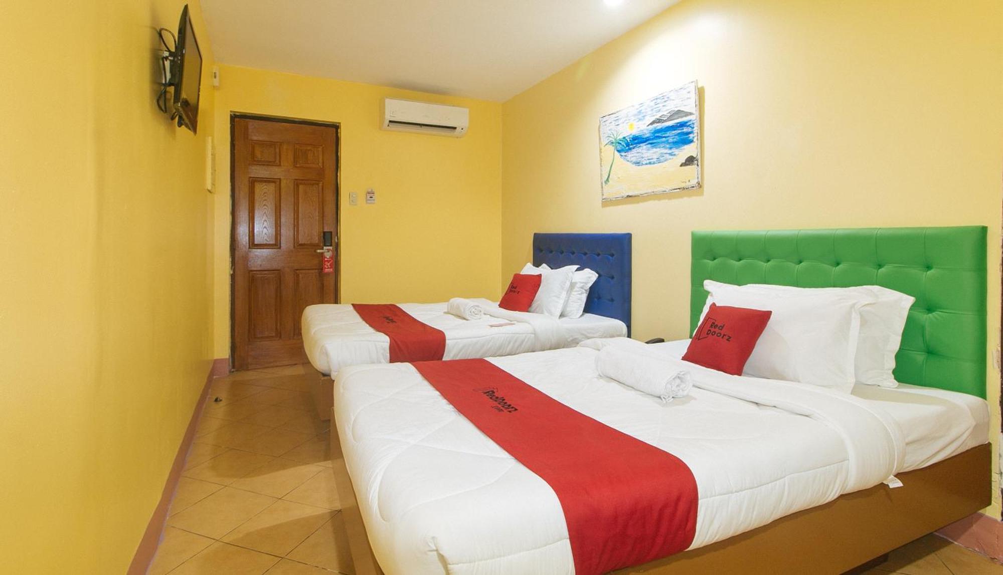 Reddoorz At Comfy Inn Ermita マニラ市 エクステリア 写真