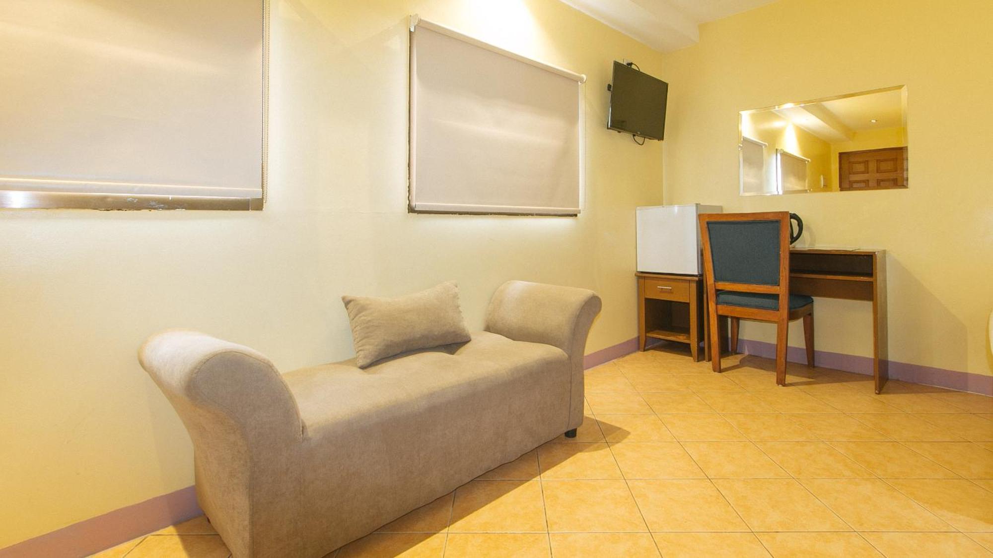Reddoorz At Comfy Inn Ermita マニラ市 エクステリア 写真